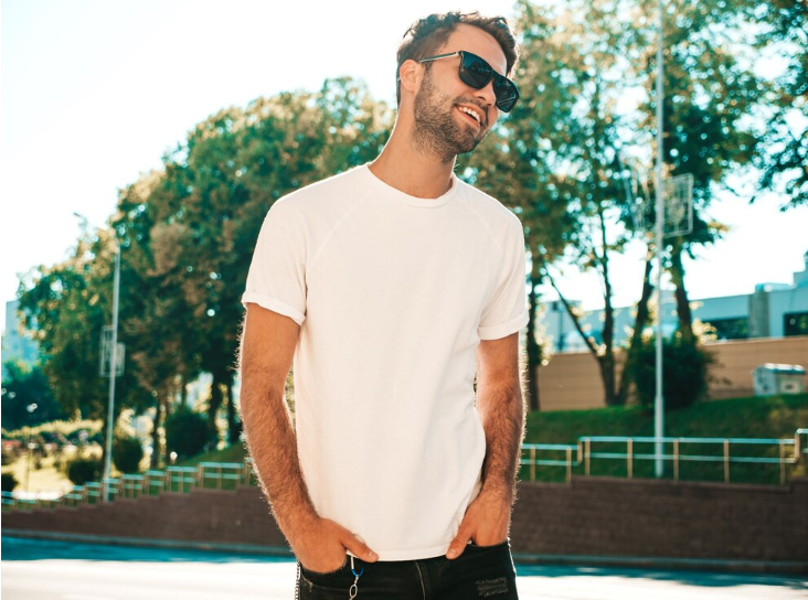 Diez camisas esenciales que debes tener para primavera y verano