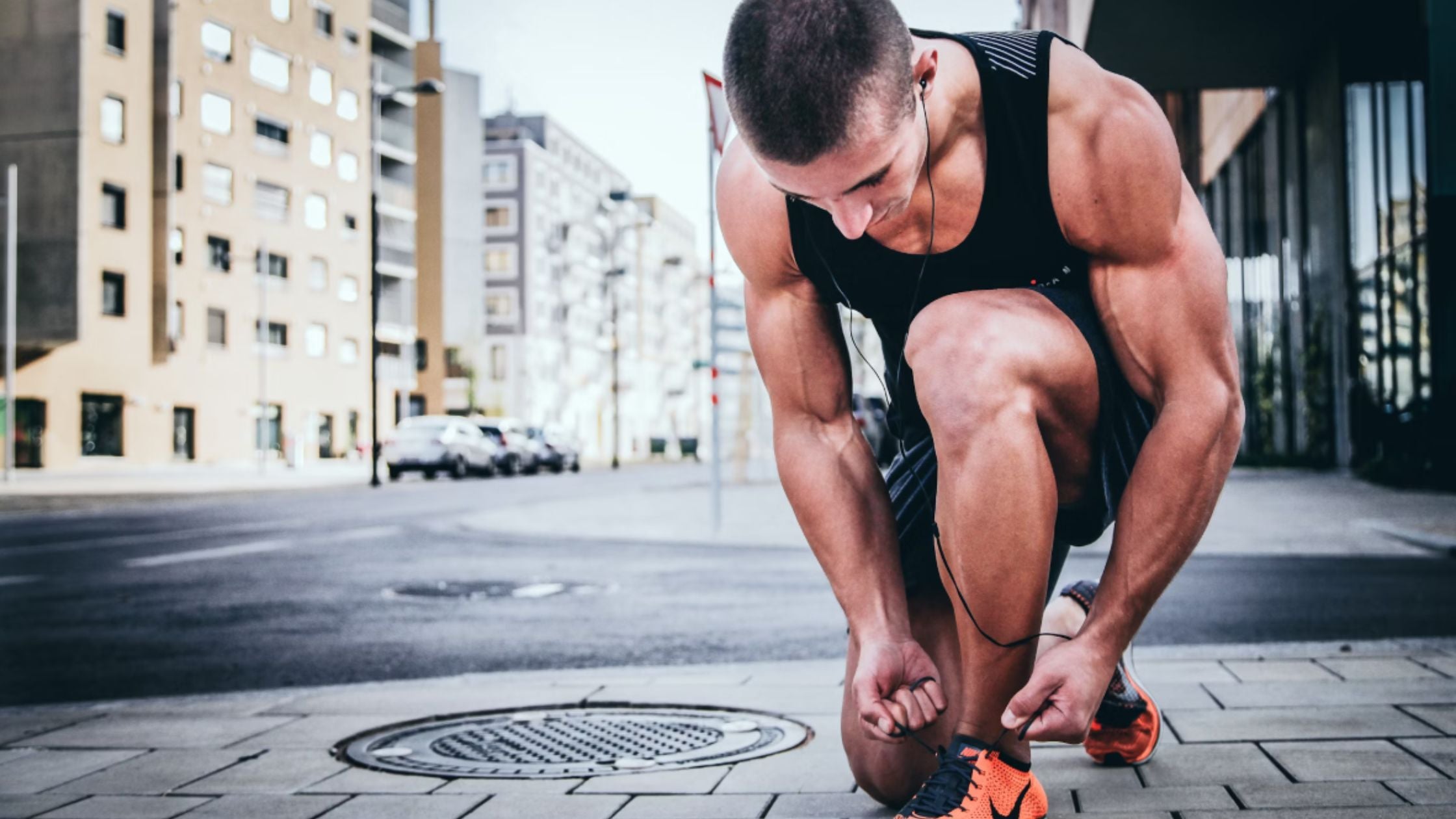 ¿Cuáles son los pantalones deportivos grises más populares?