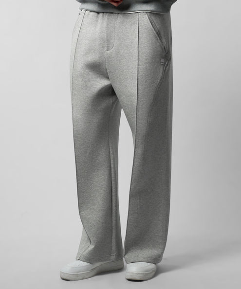 RELAXED FIT